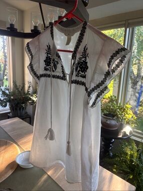 ZARA White Peasant Tunic with Black Floral Embroidery, like new.